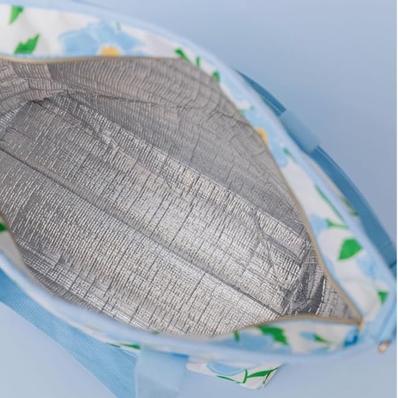 Kate Spade New York Large Capacity Insulated Cooler Tote - Picture 4 of 9